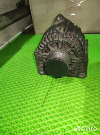 Renault Duster 1.6 k4m генератор Valeo