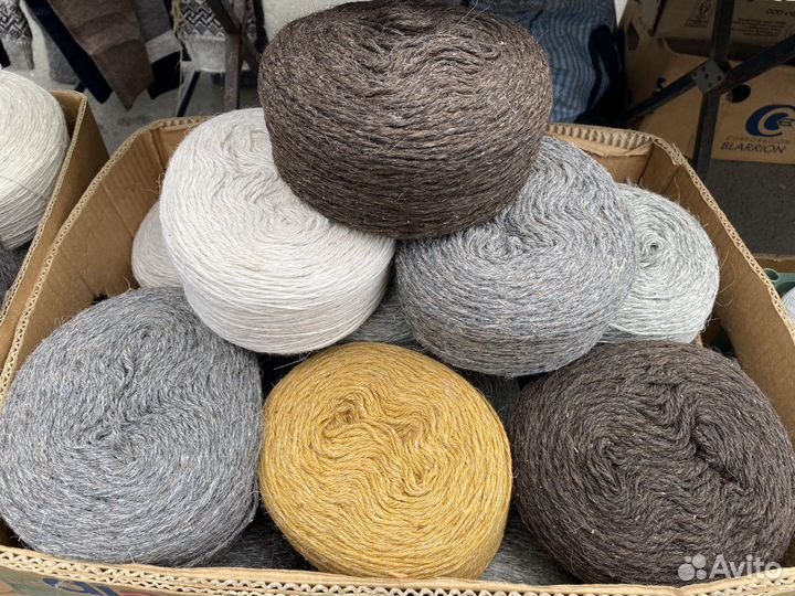 Пряжа для вязания, носки варежки