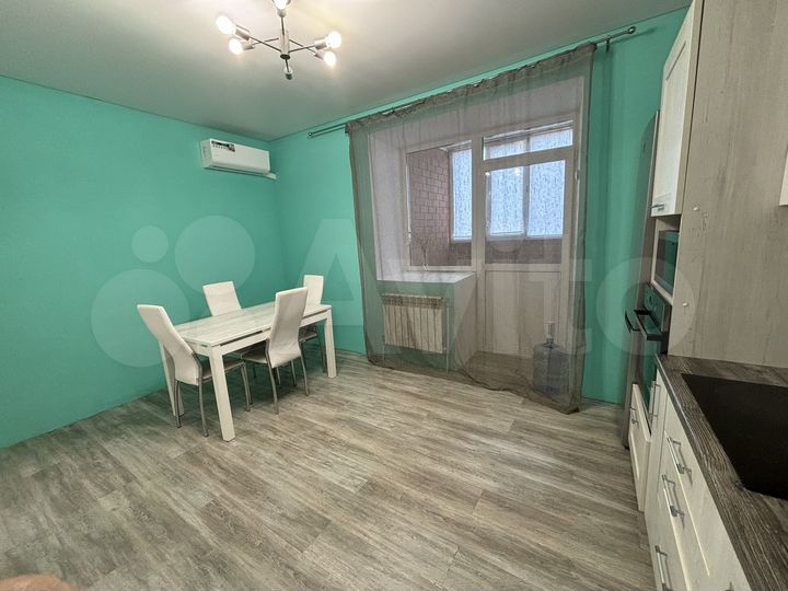 3-к. квартира, 94 м², 1/12 эт.