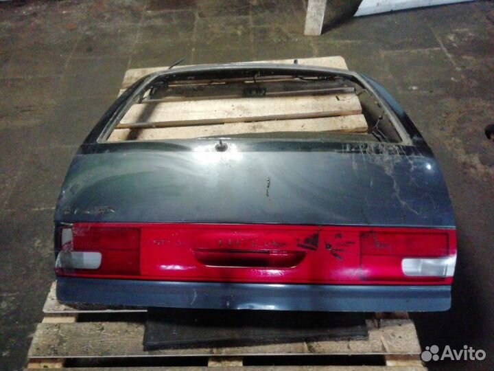 Крышка багажника задняя Toyota Estima Lucida