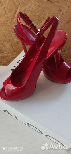 Босоножки женские 39 размер