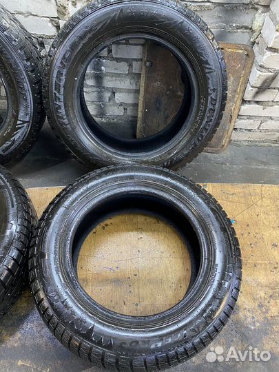 Dunlop SP Winter Ice02 215/60 R16 97T