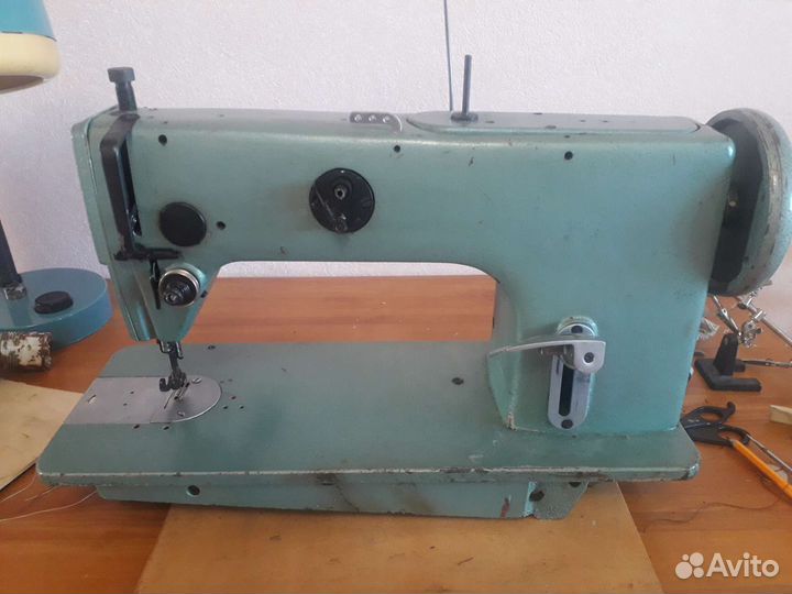 Швейная машина кл.322 