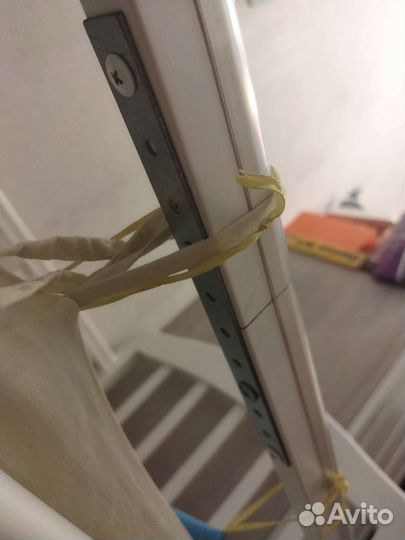 Детская кроватка с маятником и ящиком