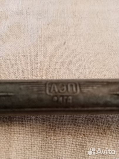 Манометр автомобильный старинный