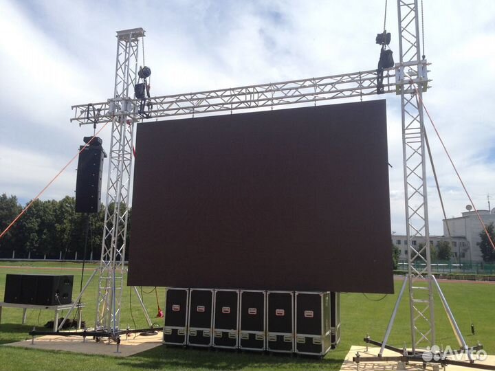 Звуковое, световое и сценическое оборудование