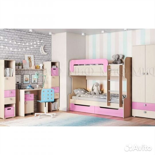 Мебель в детскую комнату кровать,стенка,шкафы,стол