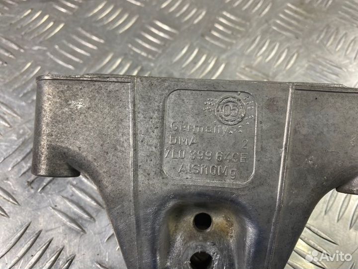 Кронштейн крепления АКПП Porsche Cayenne 957