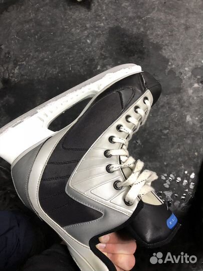 Хоккейные коньки nike 43-44р