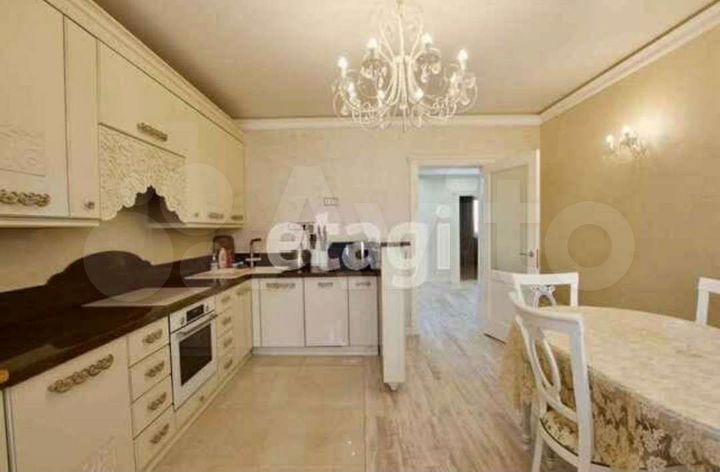 3-к. квартира, 196 м², 5/6 эт.