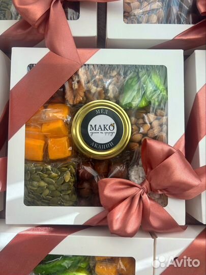 Подарочные наборы с орешками и медом