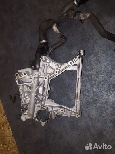 Водяной насос с трубками mersedes benz A651