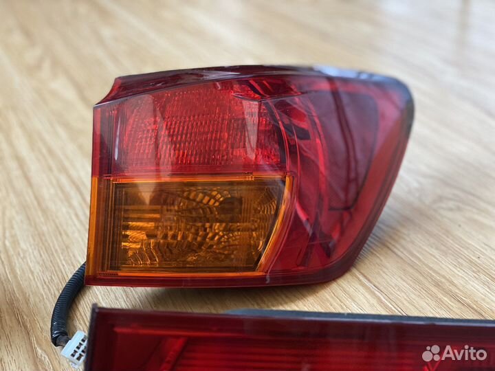 Фары на lexus is250