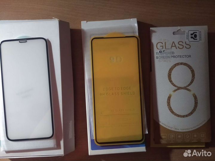 Защитные стекла на телефон