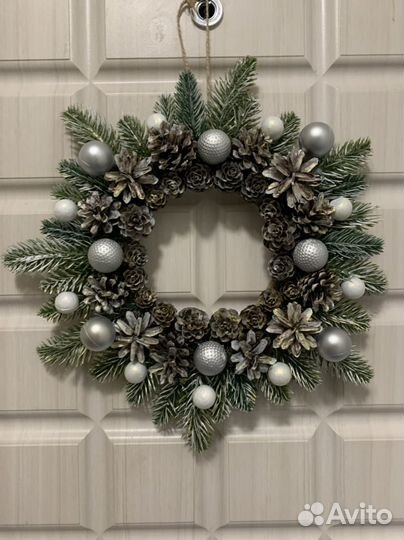 Новогодний венок ручной работы