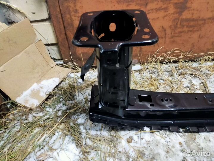 Усилитель бампера Ford