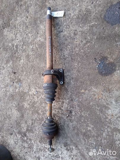 Привод правый volvo s40 МКПП 2.4 2007год