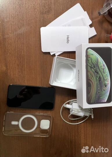 iPhone Xs, 64 ГБ