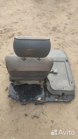 Сиденье левое Mazda Bongo SSF8R