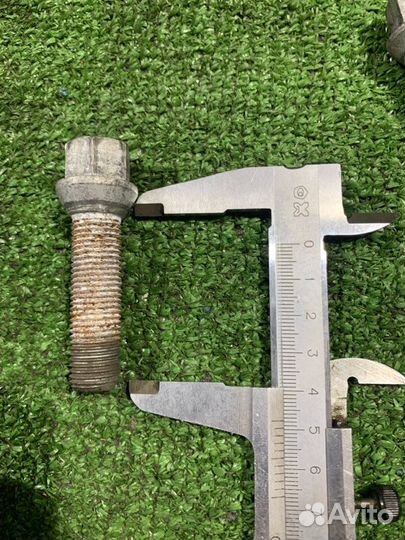 Болт колесный Audi A4 B8 CDN 2010