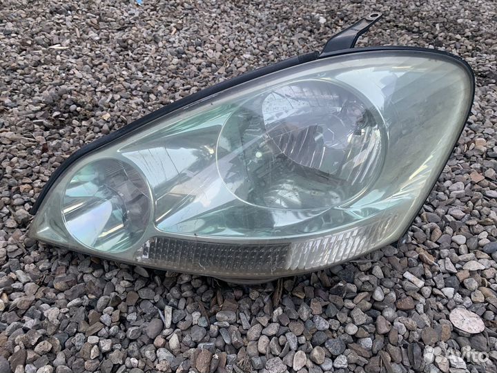 Левая фара toyota ipsum