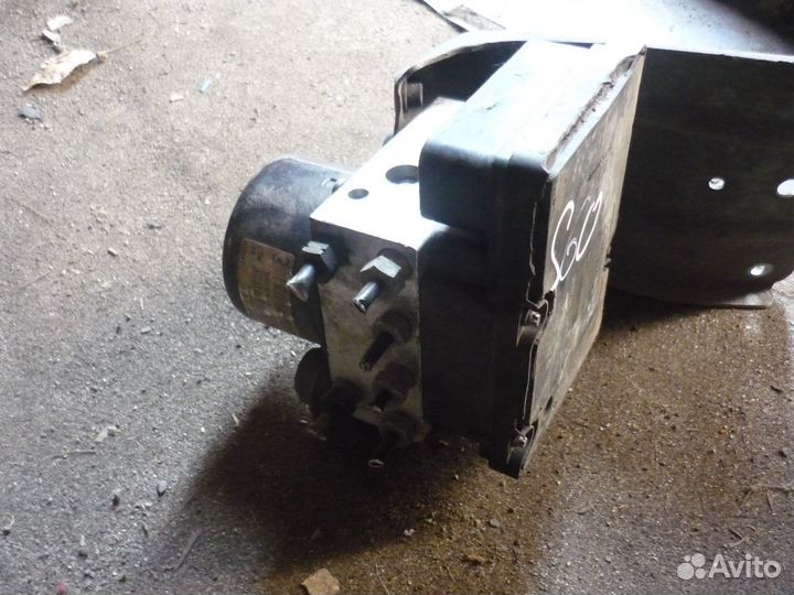 8671224 Блок абс Вольво S60.S80.V70.XC70