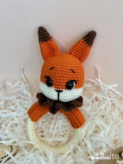 Вязаная погремушка Лисенок