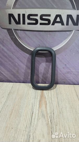 Накладка внутренней ручки Nissan almera N16 Лев, П
