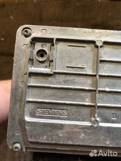 Блок управления двигателем Volkswagen Bora Golf Je