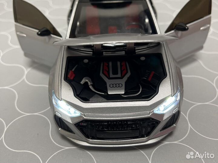 Металлическая модель audi RS6 серебристая 1:24