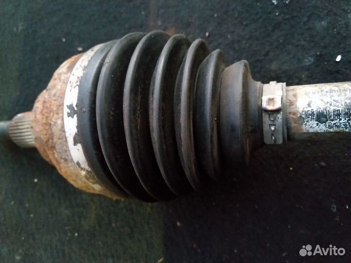 Привод передний левый Jeep Grand Cherokee WK2