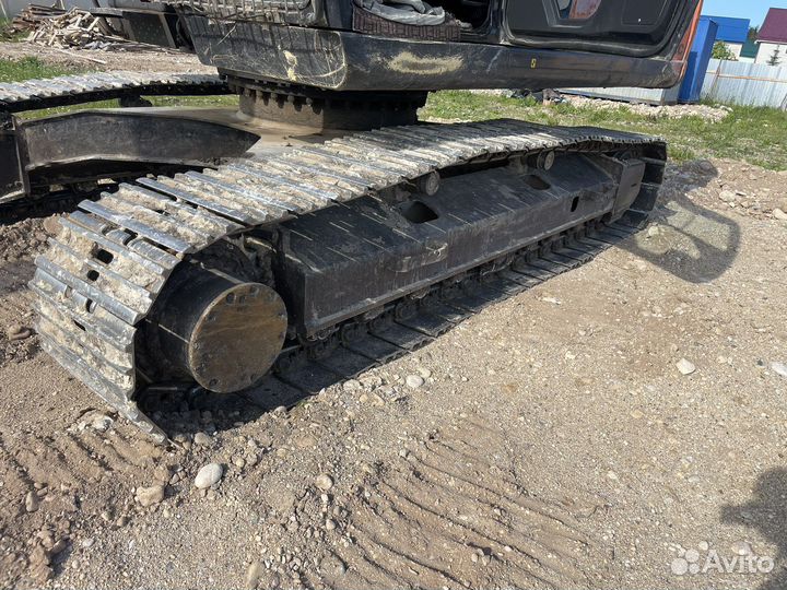 Гусеничный экскаватор Hitachi ZX240LC, 2017