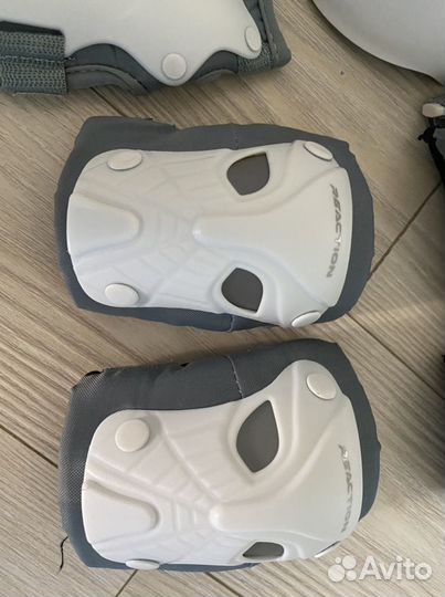 Детские ролики и защита и щлем