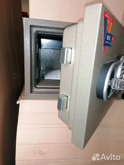 Огнестойкий сейф valberg FRS-32 EL