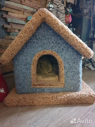 Будка домик для котика или маленькой собачки