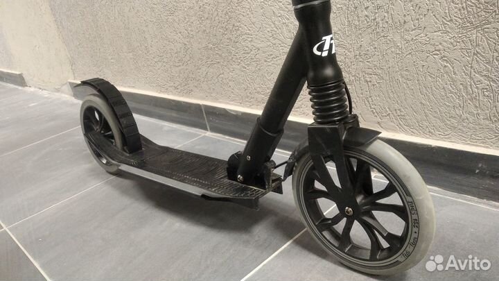 Городской самокат TechTeam Sport 230R, черно-белый