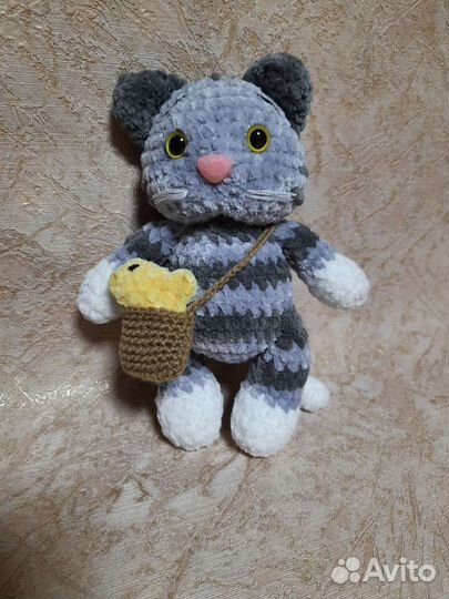 Котики-игрушки ручная вязка