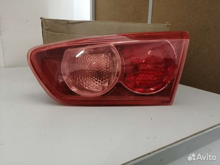 Фонарь задний правый lancer 2007- umla6832142