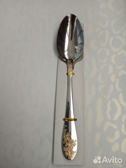 Ложки большие и чайные, вилки и ножи