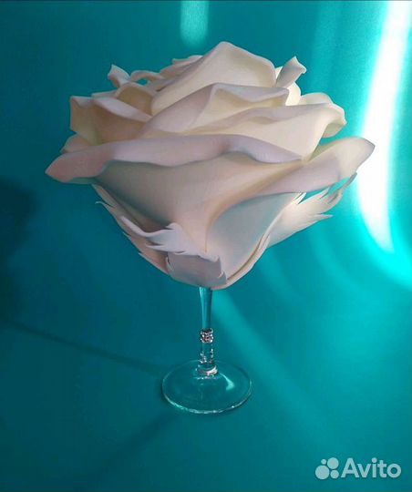 Роза на изящной ножке с подсветкой.Шкатулка.Конфет