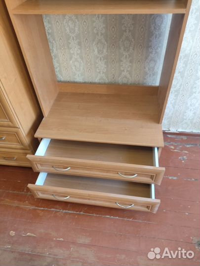 Продаётся секция с полками и ящиками б/у.Доставка