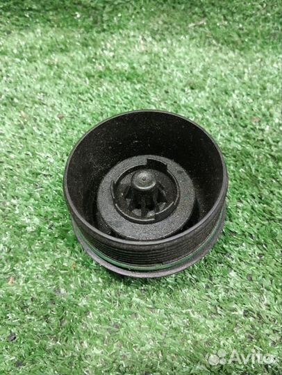 Крышка масляного фильтра Captiva C100 (06-11) / Antara (06) / Insignia (08-17) б/у (арт. 12605565)