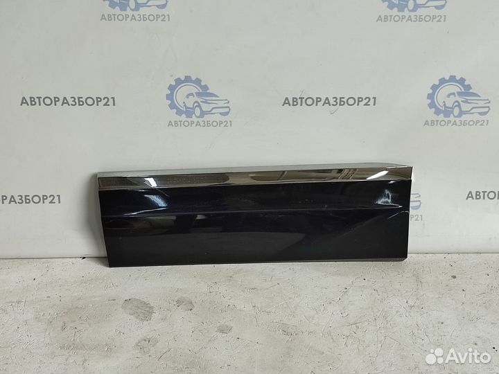 Накладка двери задней левой на Volkswagen Touareg