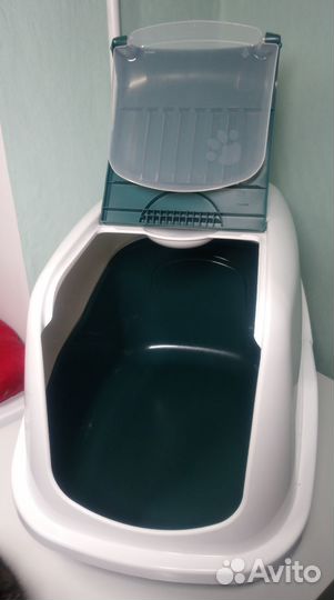 Закрытый лоток для кошек б/у