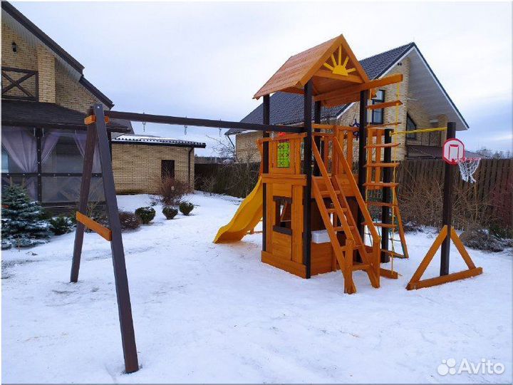 Детская площадка для лета и зимы