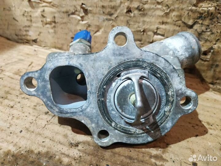 Корпус термостата Nissan X-Trail