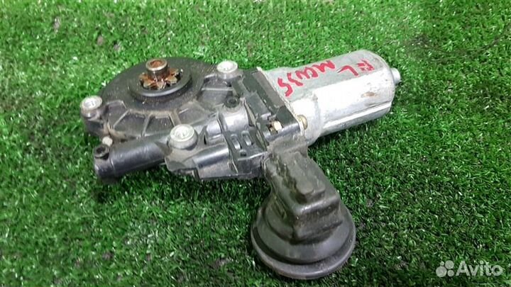 Моторчик стеклоподъемника задний левый Toyota