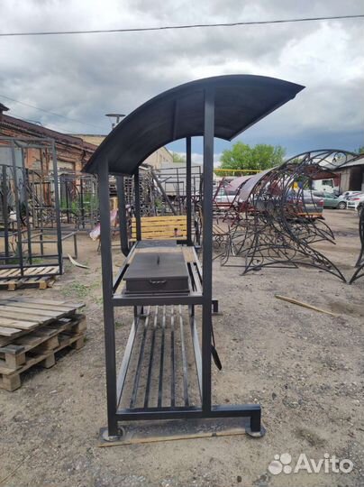 Мангал с печкой под крышей