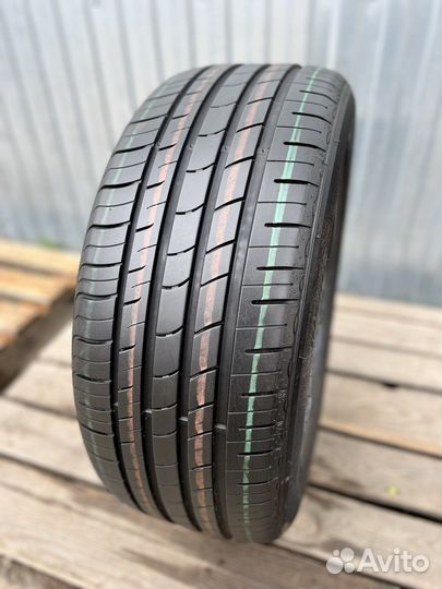 Nexen N Fera RU1 235/50 R18