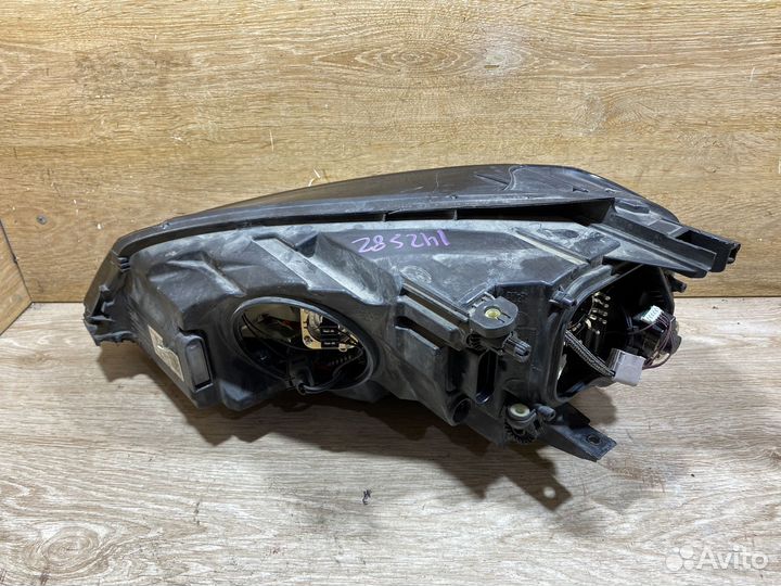 Фара правая Volkswagen Golf 7 адаптив 142582